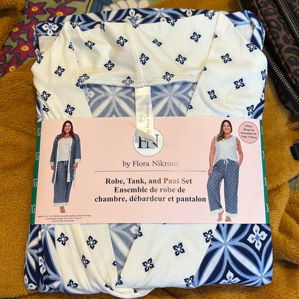 NWT Flora Nikrooz Robe Pants & Tank Set XL